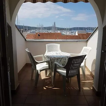 Emilly Setaliste Kneza Branimira 44 * Biograd Na Moru