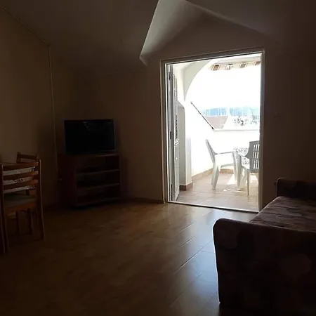 Emilly Setaliste Kneza Branimira 44 * Biograd Na Moru